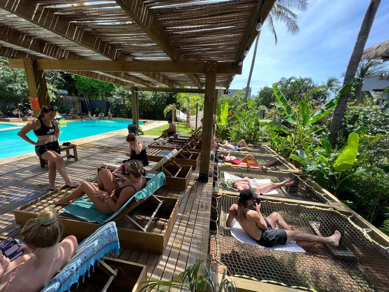Straw Hat Surf Hostel & Bar Brisas de Zicatela Exterior photo