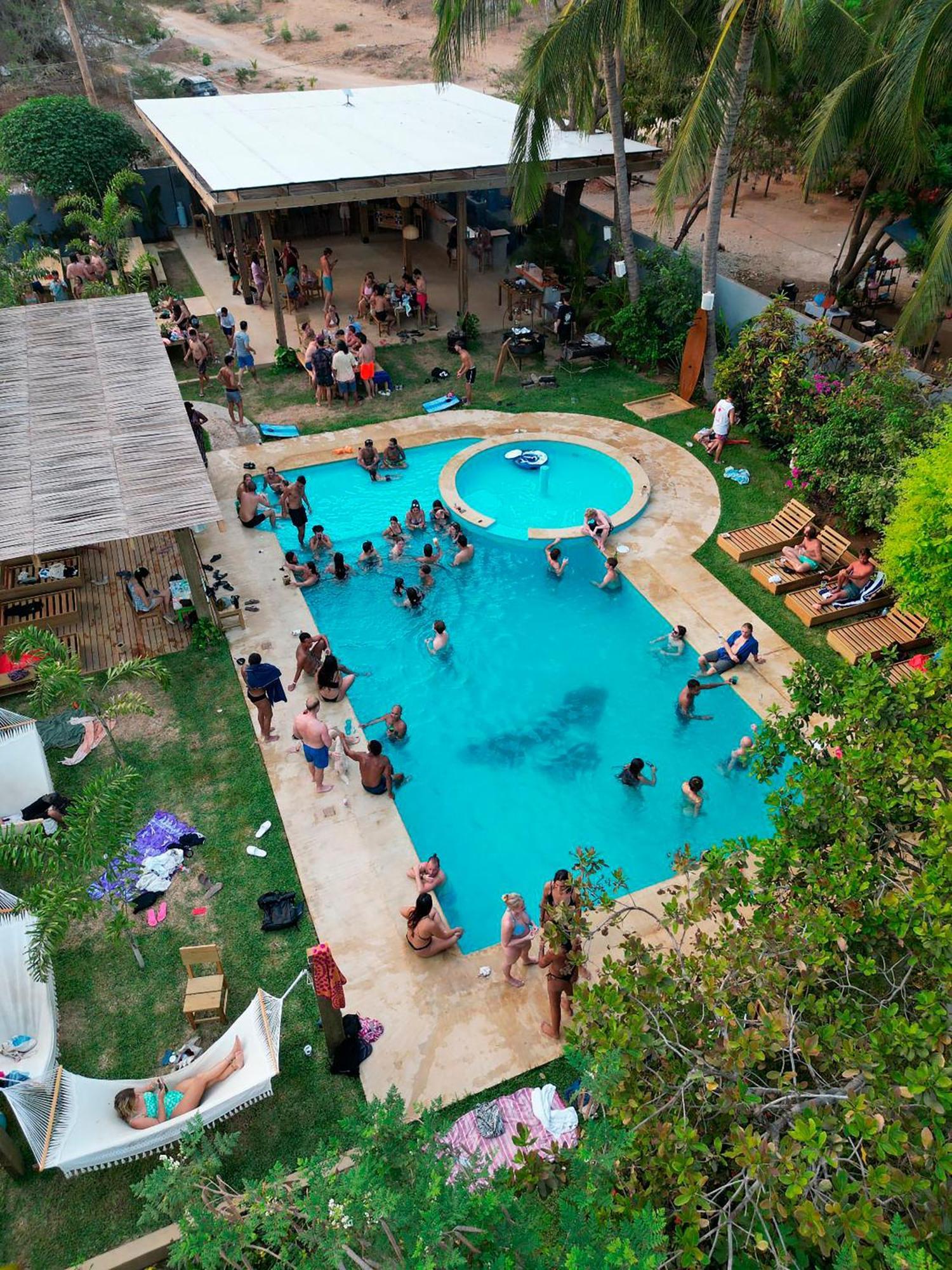 Straw Hat Surf Hostel & Bar Brisas de Zicatela Exterior photo